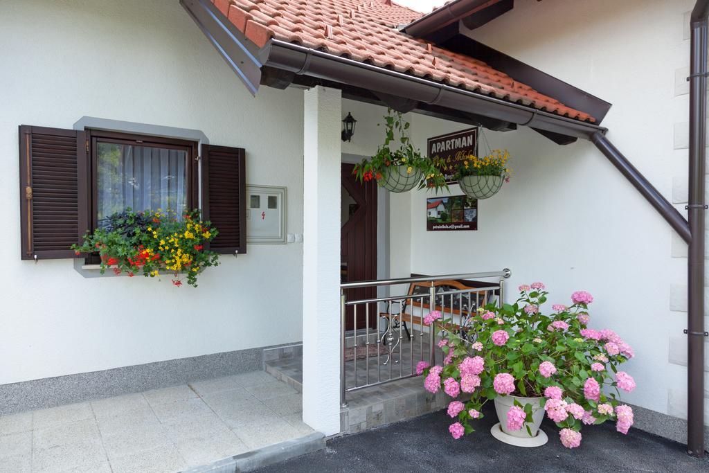 Apartment Petra I Nikola Селище Дрежницько Екстер'єр фото