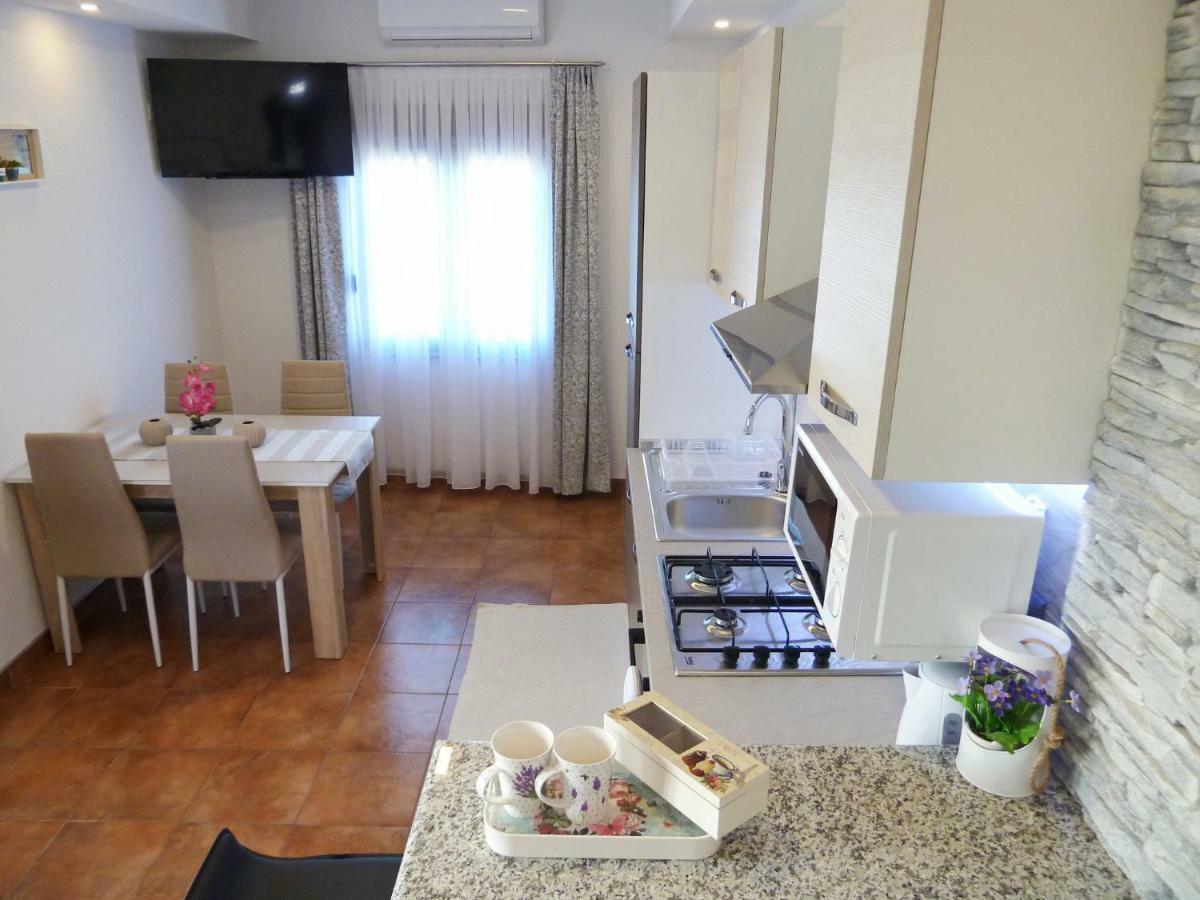 Apartment Petra I Nikola Селище Дрежницько Екстер'єр фото