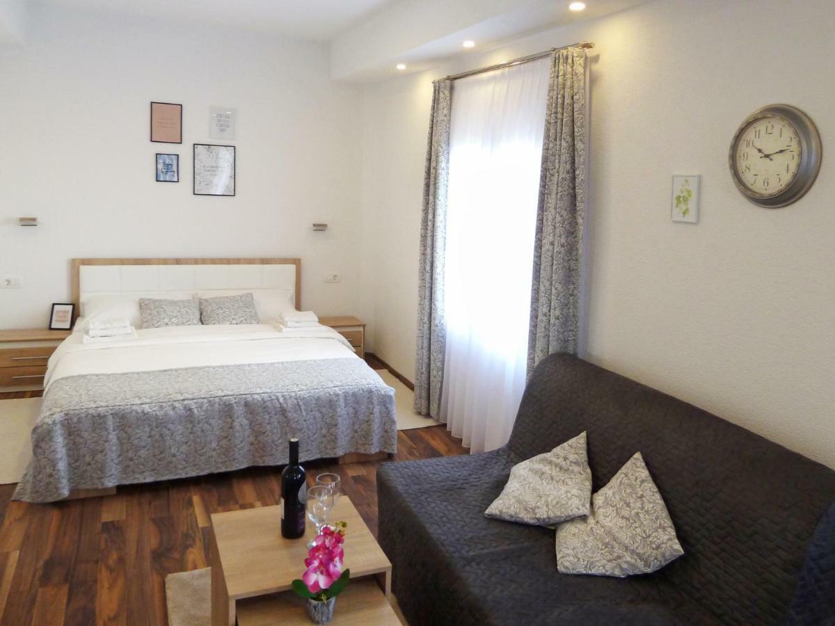Apartment Petra I Nikola Селище Дрежницько Екстер'єр фото