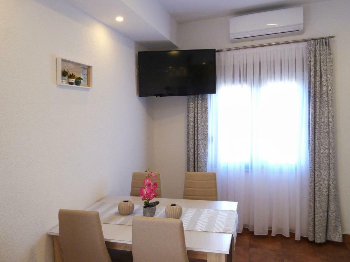 Apartment Petra I Nikola Селище Дрежницько Екстер'єр фото